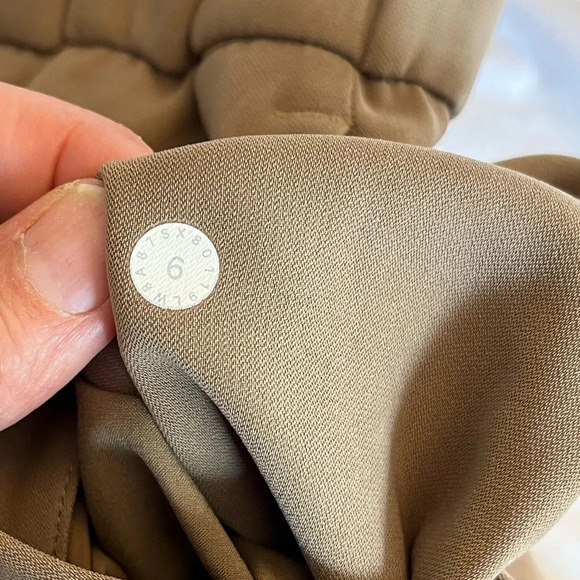 Lululemon On The  Fly Skirt
*Woven
Frontier, tan color casual, athleisure, sz 6 - Picture 11 of 16